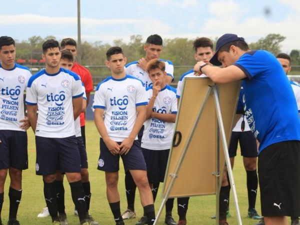 Aldo Bobadilla arrancó con los trabajos de preparación en la Albirroja juvenil