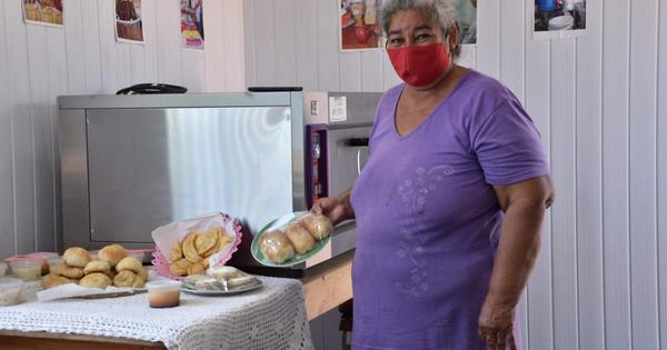 Realizan feria de emprendedoras en Luque