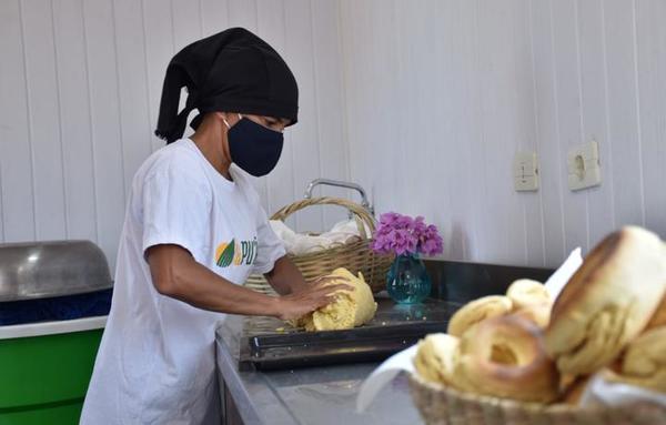 Desarrollan gran feria de emprendedoras en Luque