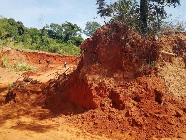 Explotación de cerro Patiño: intendente denuncia inacción del Mades - Nacionales - ABC Color