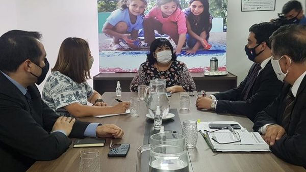 Articulan acciones a favor del derecho a la identidad de los niños de pueblos originarios » Ñanduti
