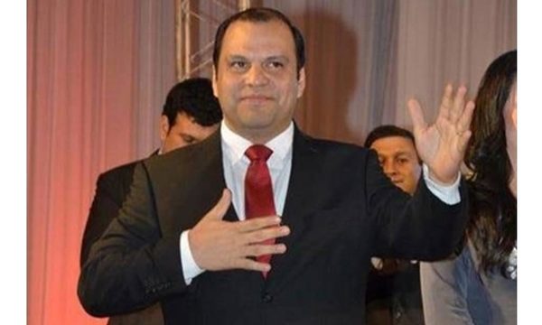 Tragada de US$ 10 millones: el ministro niega, la Contraloría se reafirma en su informe