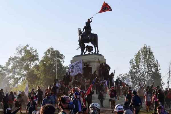 'El reclamo social hizo el cambio de Constitución', afirma politóloga