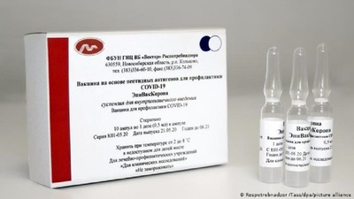 Rusia anuncia la produccion de su segunda vacuna contra COVID-19