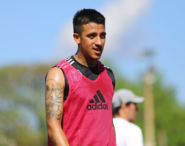 Robert Ergas, acoplado en campamento franjeado