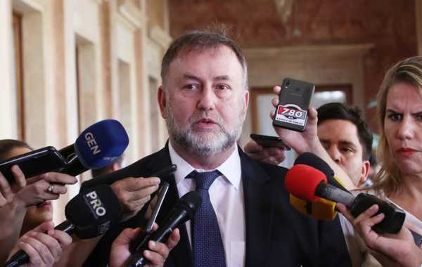 Benigno López oficializó su renuncia al Ministerio de Hacienda - Megacadena — Últimas Noticias de Paraguay