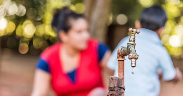 La Nación / Dan agua e higiene a 24.500 personas