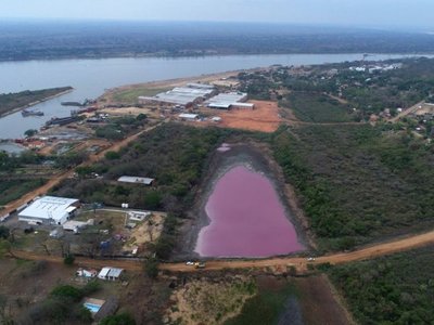 Laguna: Firma opera  pese a  prohibición