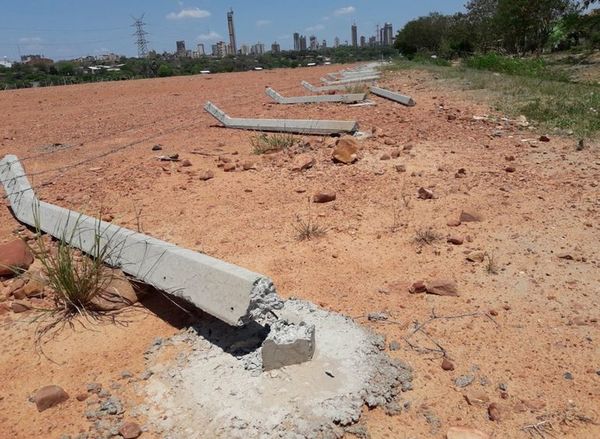 Intentaron invadir otro terreno en la Costanera - Nacionales - ABC Color