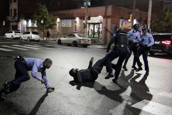 Brutal asesinato de un afroamericano por policías en Filadelfia desata nuevas protestas » Ñanduti