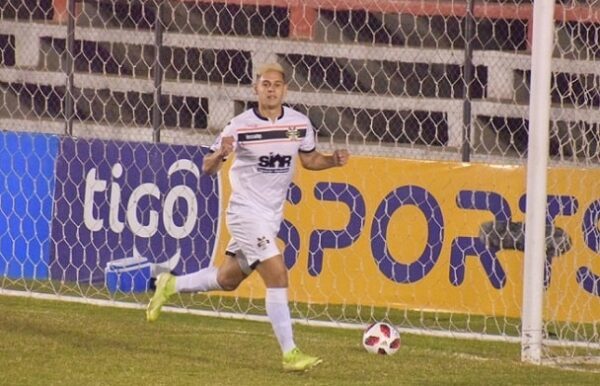 Cerro Porteño asegura a Bareiro