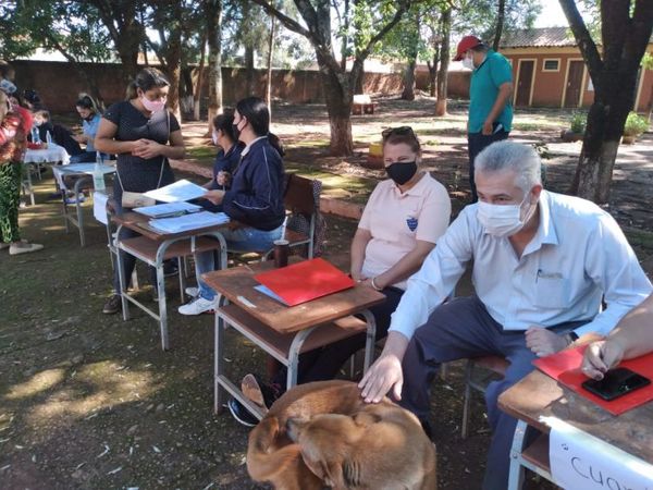 Municipalidad sigue con la entrega de kits del almuerzo escolar
