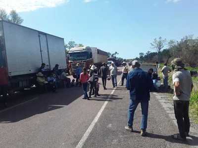 Sin tierras cierran ruta a Vallemí