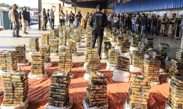 Juzgado dispuso que 2,9 toneladas de cocaína incautadas en Villeta se incineren hoy en la Senad - ADN Paraguayo