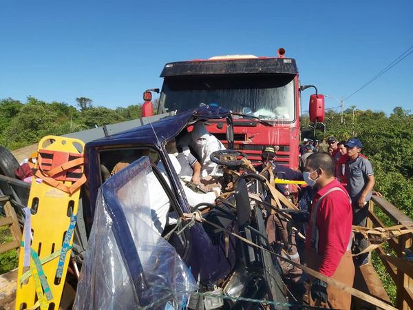 Grave accidente sobre precario puente entre Mariscal López e Yguazú  - ABC en el Este - ABC Color