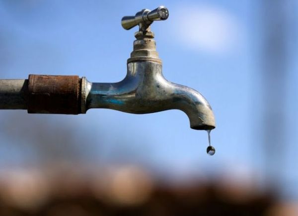 Cortes de agua en barrios de Asunción se deben a trabajos de mantenimiento
