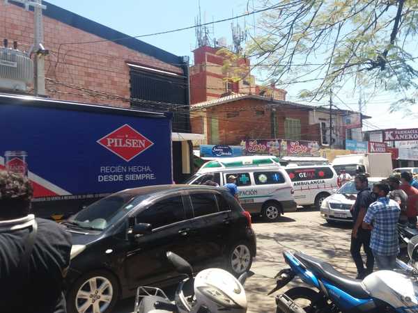 Ahora: Parte del local comercial Rubencito se derrumbó con gente adentro » San Lorenzo PY