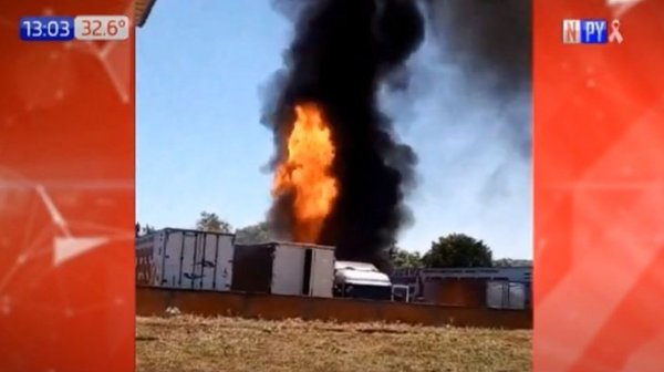 Camión se incendia en Ciudad del Este | Noticias Paraguay