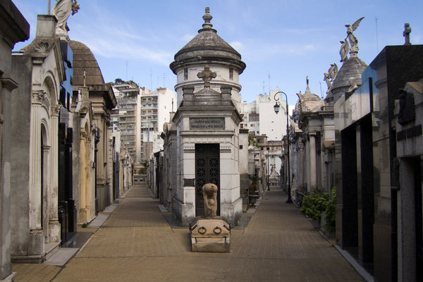 Municipalidad de Asunción habilitará visitas a cementerios para 1 y 2 de noviembre