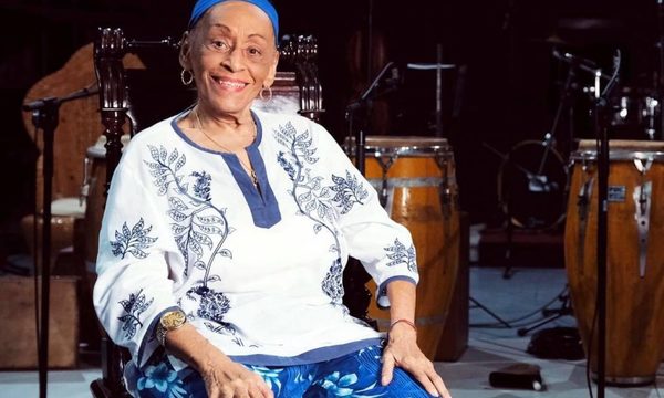 Omara Portuondo cumple 90 años y ofrece un concierto en línea