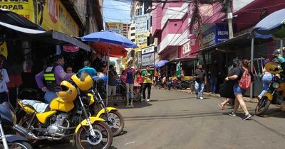 La Nación / Comercio de CDE llegó a 40% de lo que fue en 2019 en el mismo periodo tras ingreso de compristas