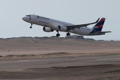 La aerolínea Latam retomará el 33 % de sus operaciones en noviembre - MarketData