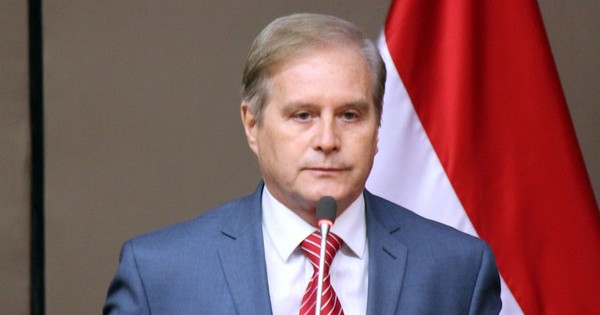 La Nación / Diputados piden interpelar al ministro Dany Durand