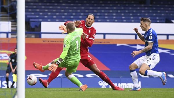 Pickford recibe amenazas de muerte por lesión de Van Dijk | OnLivePy