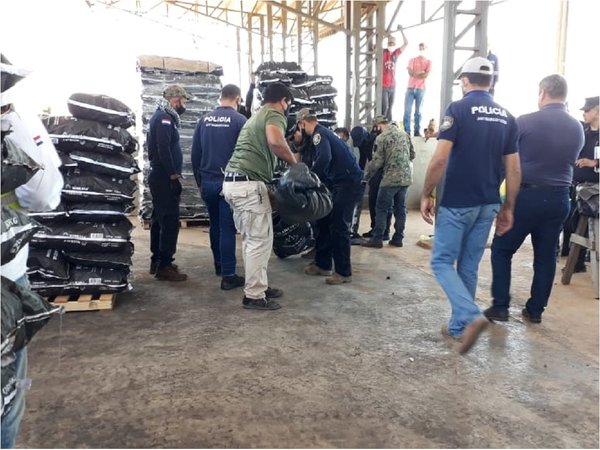 Fiscalía allana puerto privado Caacupemí, en Pilar, en busca de drogas
