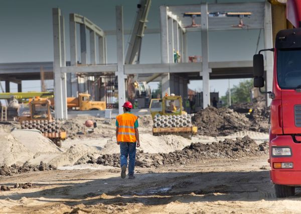 BCP avizora menor dinamismo de obras públicas para empezar a corregir el déficit - MarketData