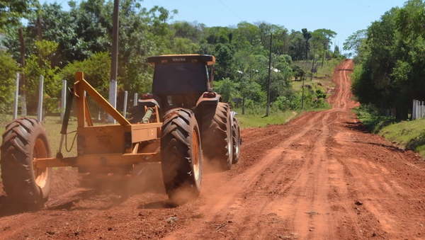 En Repatriación inician con reparación de caminos vecinales - Noticiero Paraguay