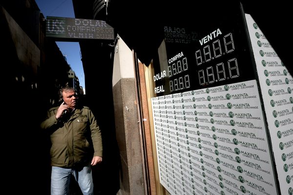 La tensión cambiaria cede en Argentina aunque persisten las dudas - MarketData