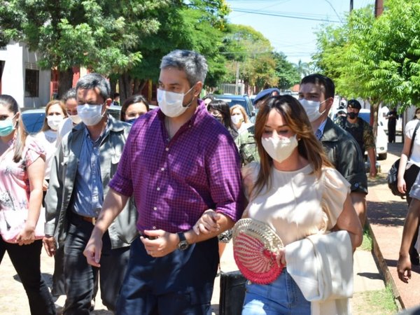 Mario Abdo y Silvana habilitan Escuela de Salvaguarda del ao po'i