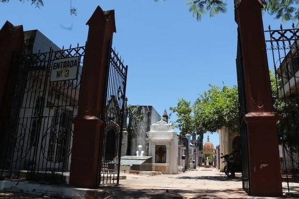 HOY / Habilitan visitas en cementerios de Asunción para el 1 y 2 de noviembre, con previo agendamiento