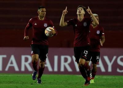 Pepe Sand guía y Lanús supera a São Paulo