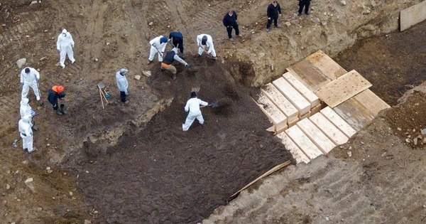 La Nación / Hallan al menos 59 cadáveres en fosas clandestinas en centro de México