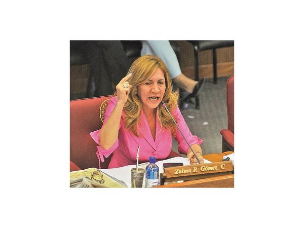 Zulma deja bancada llanista diciendo que prefiere alejarse de “hipócritas”