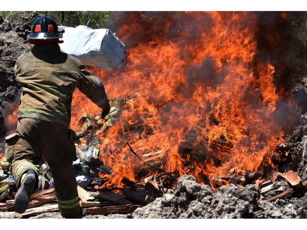 Destruyen carga récord de 2.906 kg de cocaína incautada en Villeta