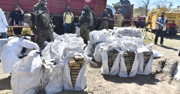 La Nación / Inician quema de histórica carga de 2.906 kg de cocaína