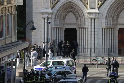 Dos muertos y un herido muy grave en un ataque en la ciudad francesa de Niza  - Mundo - ABC Color