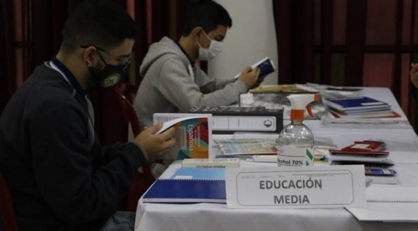 HOY / Educadores llaman a la desobediencia civil: “Es una irresponsabilidad volver a clases así”