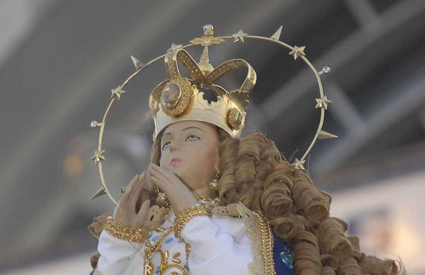 "Espero que la gente tome conciencia y se quede a rezar en sus casas, la Virgencita no se va a enojar este año" » Ñanduti