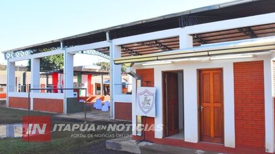 VARIOS POLIDEPORTIVOS EN CONSTRUCCIÓN EN ITAPÚA.