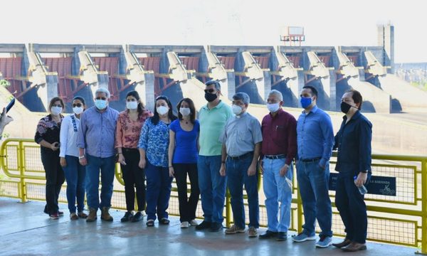 Ponen en marcha proyecto de cooperación con la UNA y UC