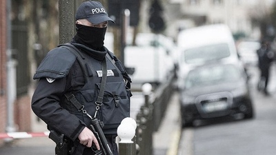 "Evitaron una nueva tragedia" en Francia: La Policía de Lyon arresta a un hombre armado con un "cuchillo largo" » Ñanduti