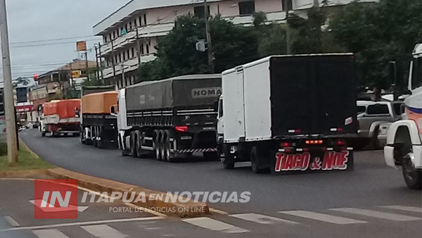 LLEGA CONVOY DE CAMIONES CON 120 MIL KG DE ALIMENTOS DE LA SEN