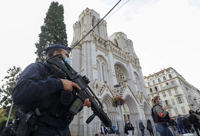 Francia refuerza su seguridad tras tercer atentado islamista en un mes - Mundo - ABC Color