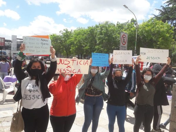 Piden «Justicia por Jessica», la joven paraguaya baleada por su ex pareja en Argentina | OnLivePy