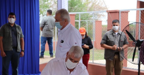 La Nación / MOPC firma contratos para completar el Corredor Logístico del Chaco