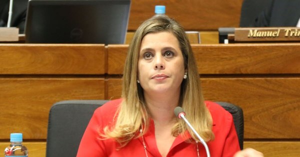 La Nación / Sondean a Kattya González para chapa presidencial 2023